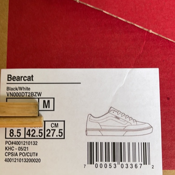 Vans Bearcat Black/White Men’s Bearcat
Black/White
VN000DT2BZW
Sneakers - Picture 16 of 16